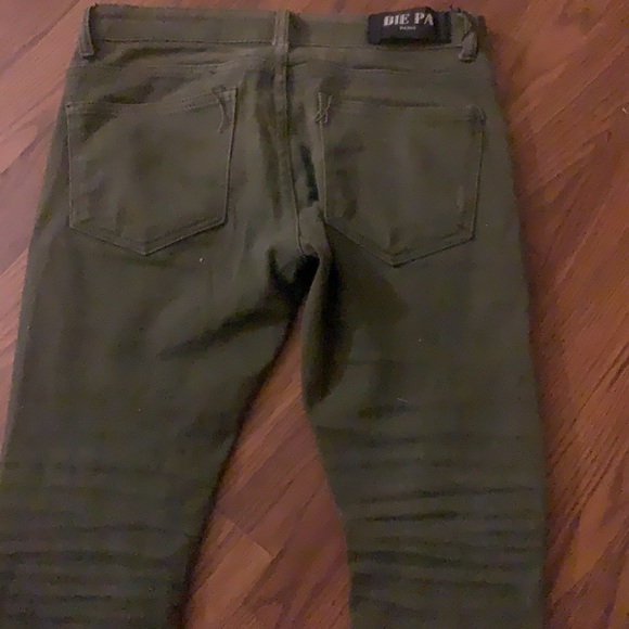 Custom designed jeans - Picture 3 of 5